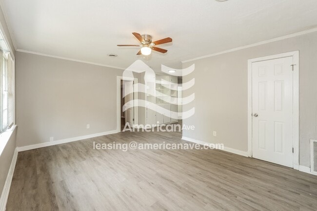 Photo - 7937 Park Ave