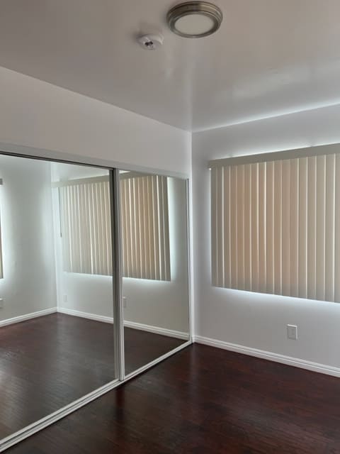 1607 N Wilton Plz