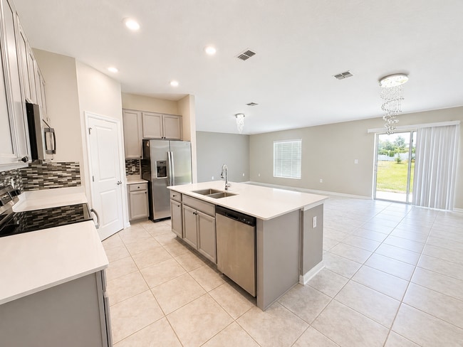 Photo - Charming 3-Bed Oasis with 2 Baths and 1,555 Sq Ft of Comfort in Haines City!