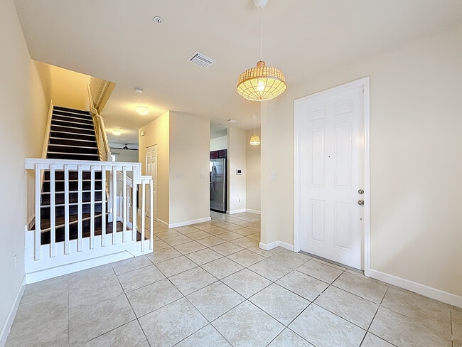 Photo - 142 SE 28th Ter