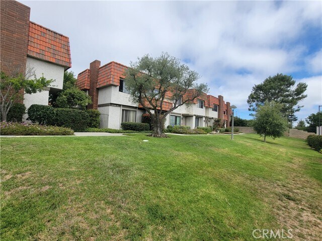 Photo - 27909 Ridgebluff Ct Townhome