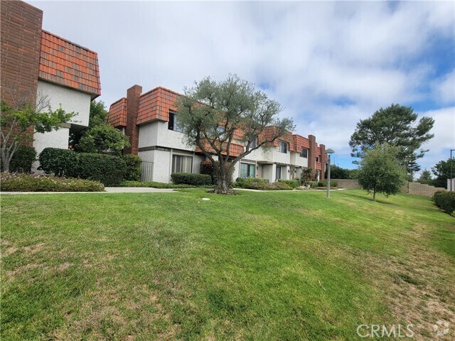 Building Photo - 27909 Ridgebluff Ct Rental