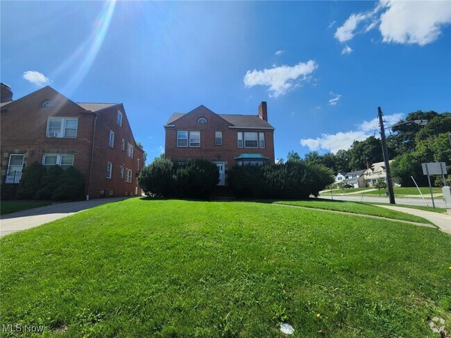 Building Photo - 14322 Cedar Rd Unit 3rd Floor Rental