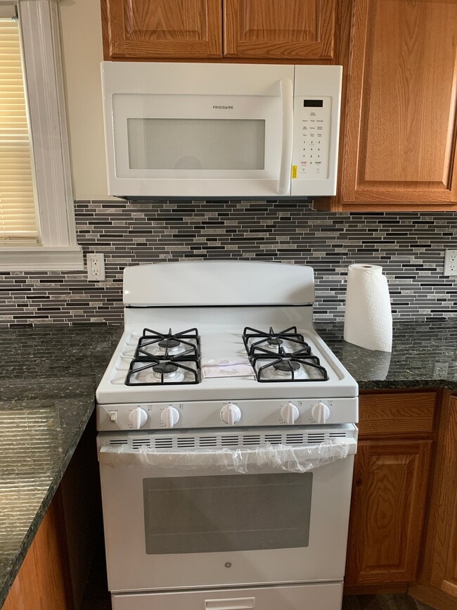 156 Beach St Unit Floor 2