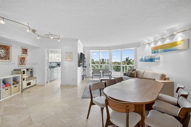 Photo - 21205 Yacht Club Dr Unit 605