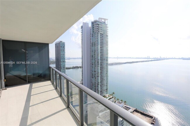 Photo - 460 NE 28th St Unidad 3404
