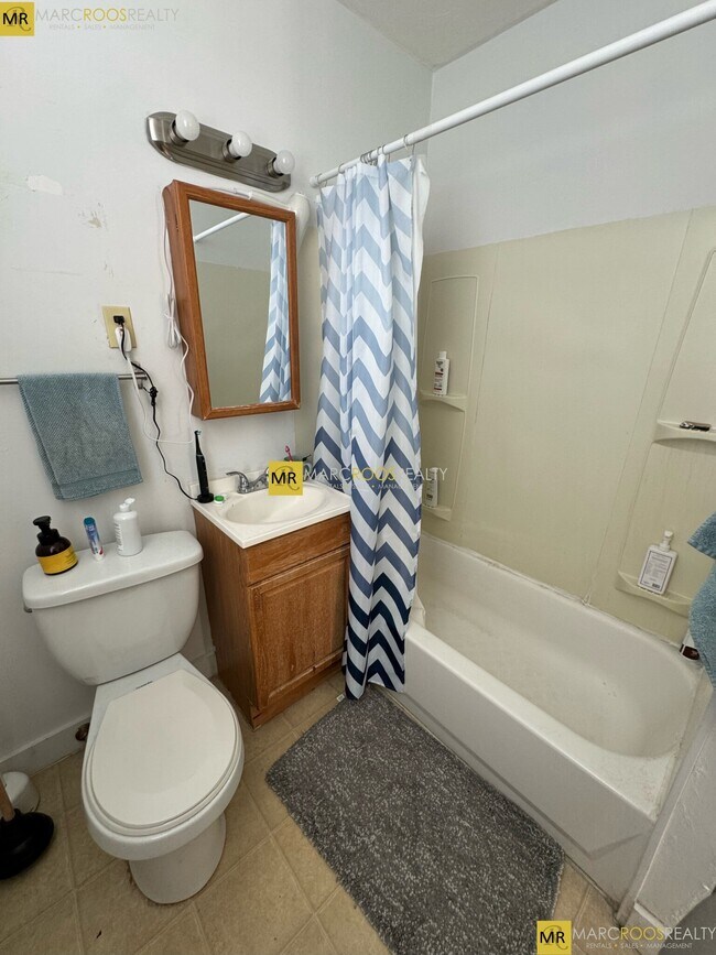 Photo - 461 Beacon St Unidad 3