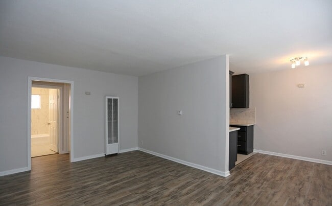 Photo - 10227 S 10th Ave Unidad #3