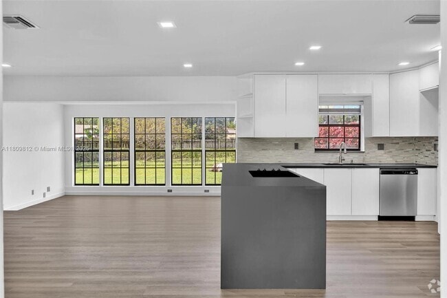 Building Photo - 418 S 57th Way Rental