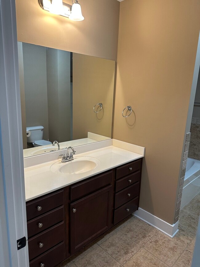 Master Bath - 141 Singapore Cir