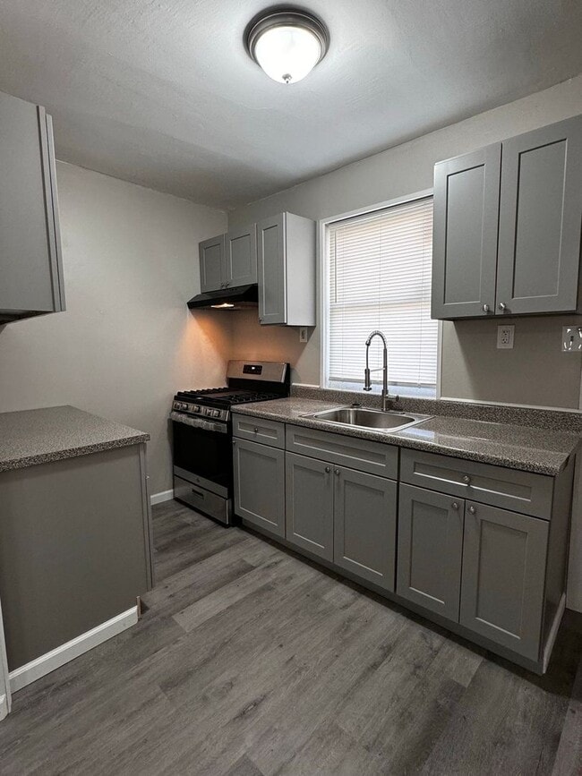 Photo - 314 E 22nd St