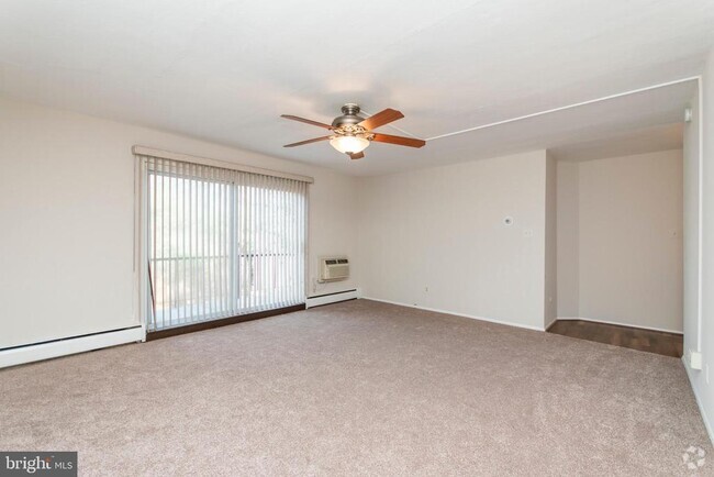 Building Photo - 120 N Bethlehem Pike Unit 309A Rental