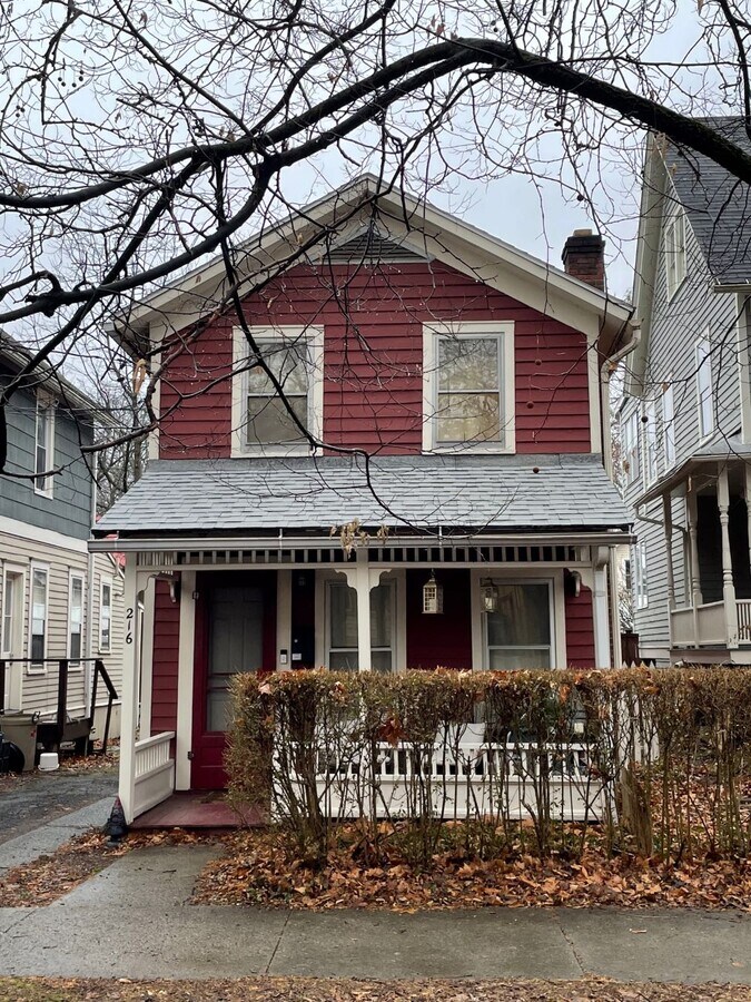 Photo - 216 Utica St
