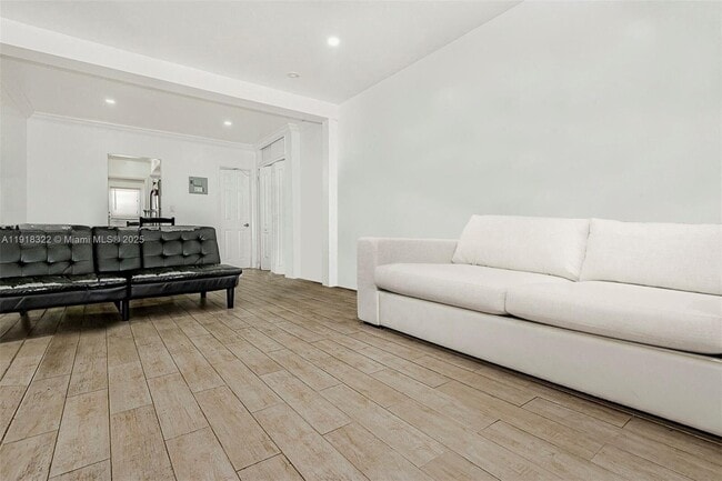 Photo - 719 Euclid Ave Unit 3