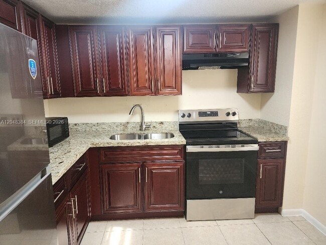 Building Photo - 1700 NW 58th Terrace Unit 2E