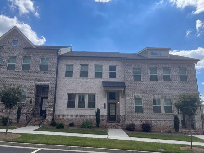 Photo - 256 Commons Ave