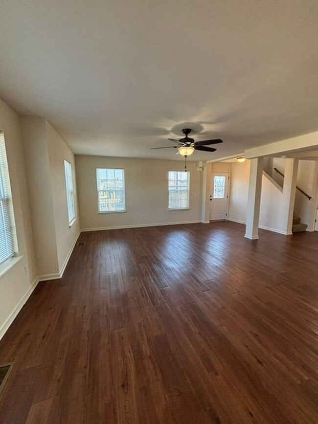 Photo - 160 Vineland Pkwy Dr