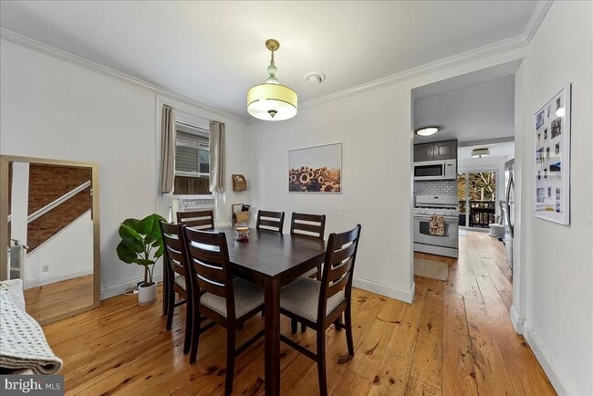 Photo - 131 E Union St