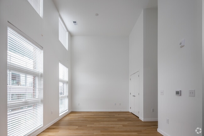 Studio - 493SF