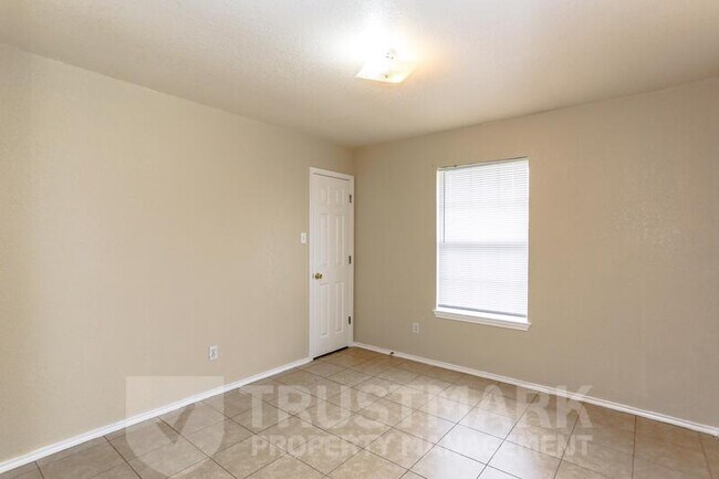 Photo - 4409 July Dr Unidad B