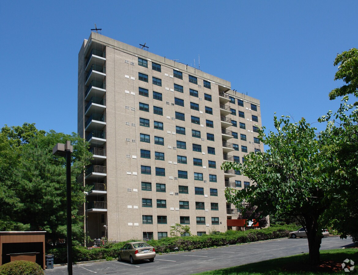 Photo - Wesley Hall Apartments