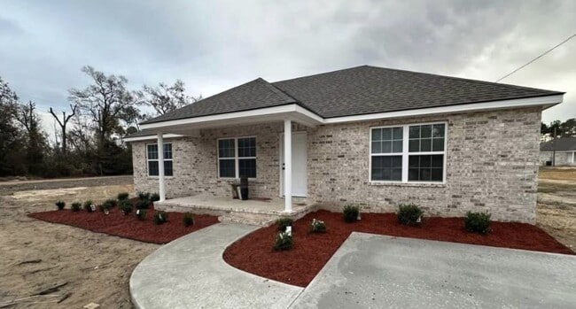 Building Photo - 3 Bed 2 Bath New Construction Home