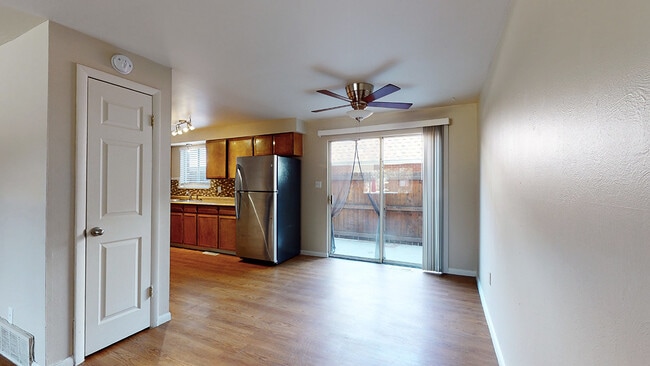 2BR/1.5BA Townhome - Applewood Gables Townhomes