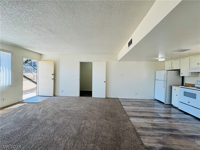 Photo - 922 N 1st St Unidad D Rental