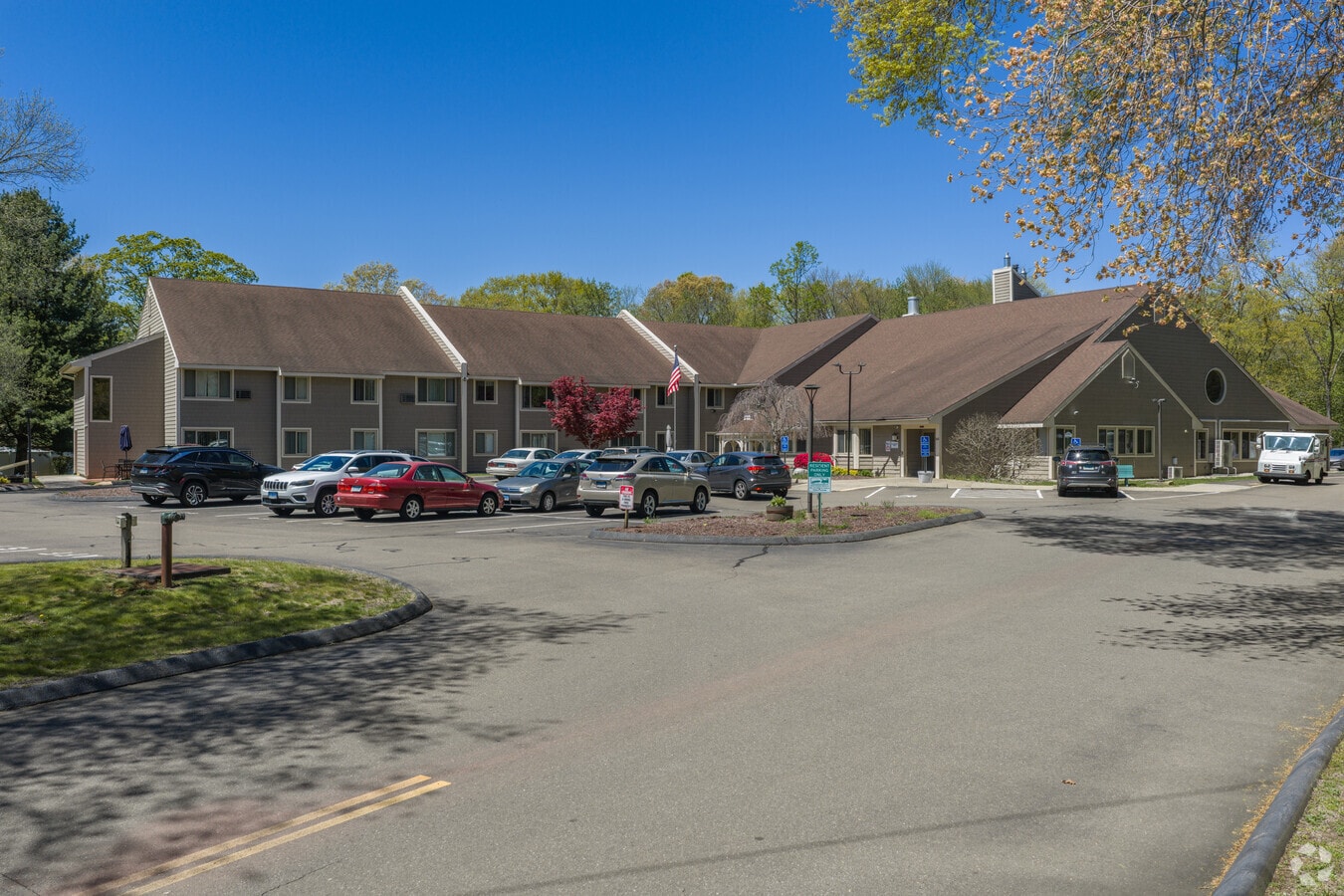 12 Clintonville Rd, Northford, CT 06472 - Steven Woods Apartments