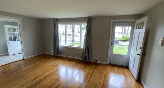 Photo - 73 Kenway Dr