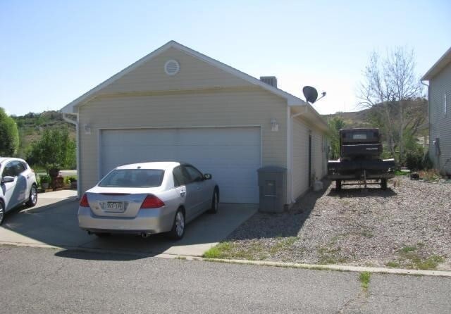 Photo - 2829 Acacia Ave