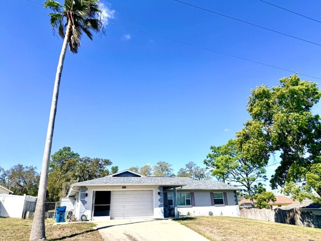 Photo - Large two Bedroom, 2 Bathroom, 2 Car Garage Home For Rent.