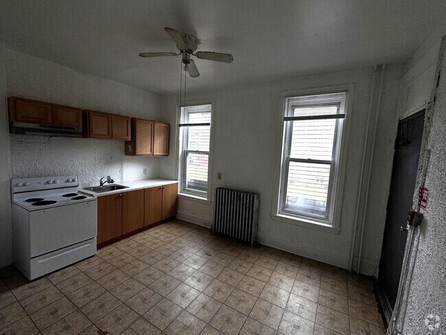 Building Photo - 4924-26 Parrish St Unit 2B Rental