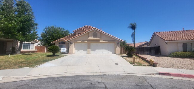 Photo - 4 Bedroom, 3 Bath Cul-de-Sac in Hemet