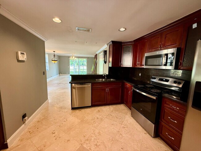 Photo - 1402 Veracruz Ln