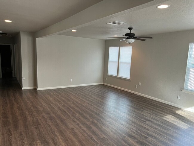 500 W Parkway St Unit 1