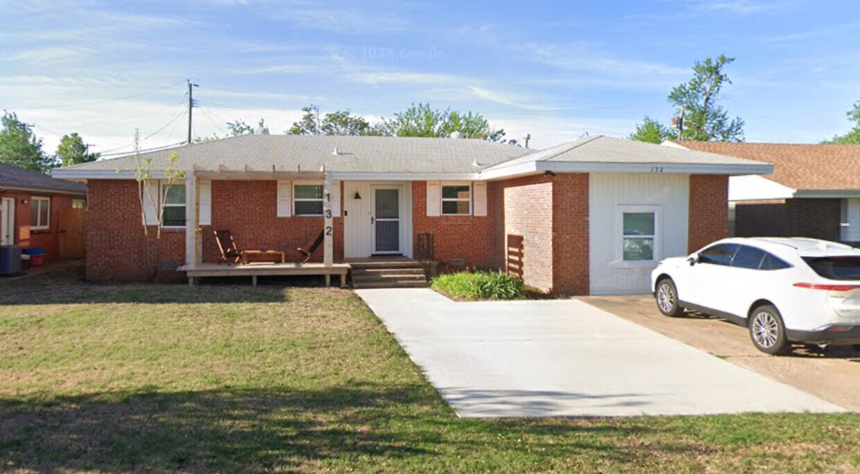 Photo - 132 Elwood Dr (Edmond, OK)