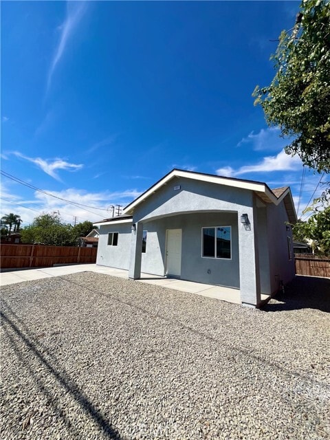 Photo - 1081 W Rialto Ave