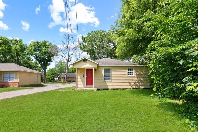 Building Photo - 8244 Hartford St Rental