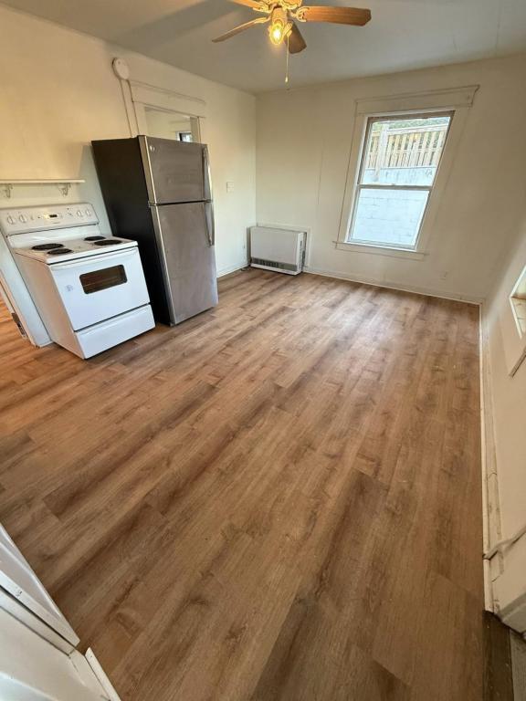 Photo - 416 Burgess St