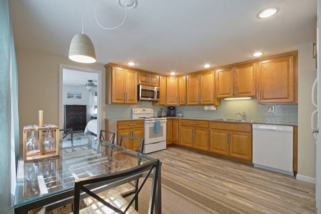 Photo - 123 S Railroad St