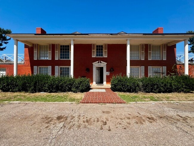 Building Photo - 1310 65th Dr Unit A