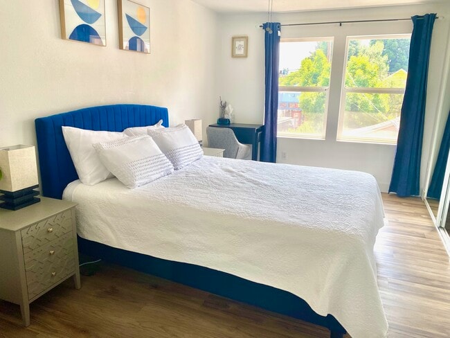 Photo - 1215 SE Lexington St Unit Sellwood Library House