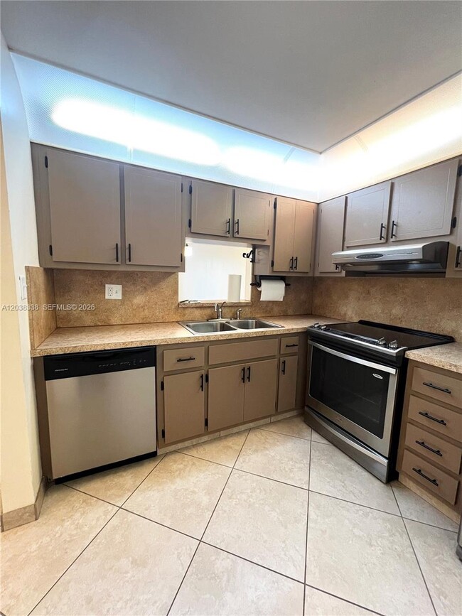 Photo - 12035 NE 2nd Ave Unidad A302