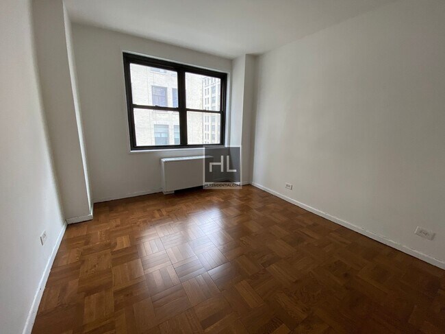 Photo - 5 AVENUE Unit 17E