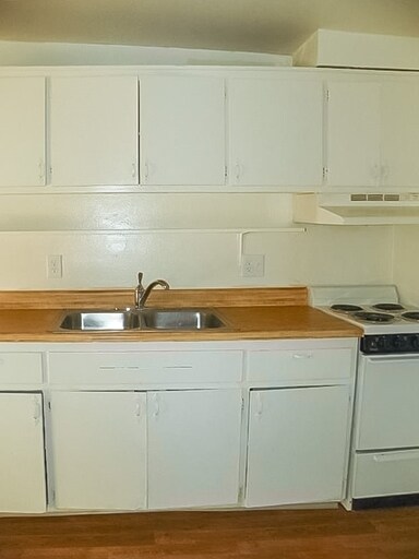 Kitchen - Las Palmas Apartments