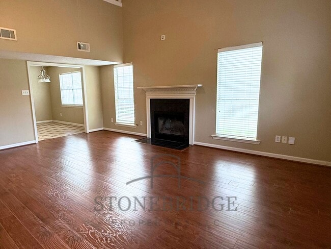 Photo - Spacious 3 bed, 2 bath with loft