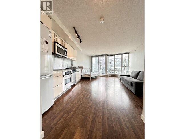 233 Robson St Unit 2108