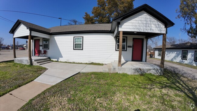 Building Photo - 1 Bedroom 1 Bathroom Duplex Rental