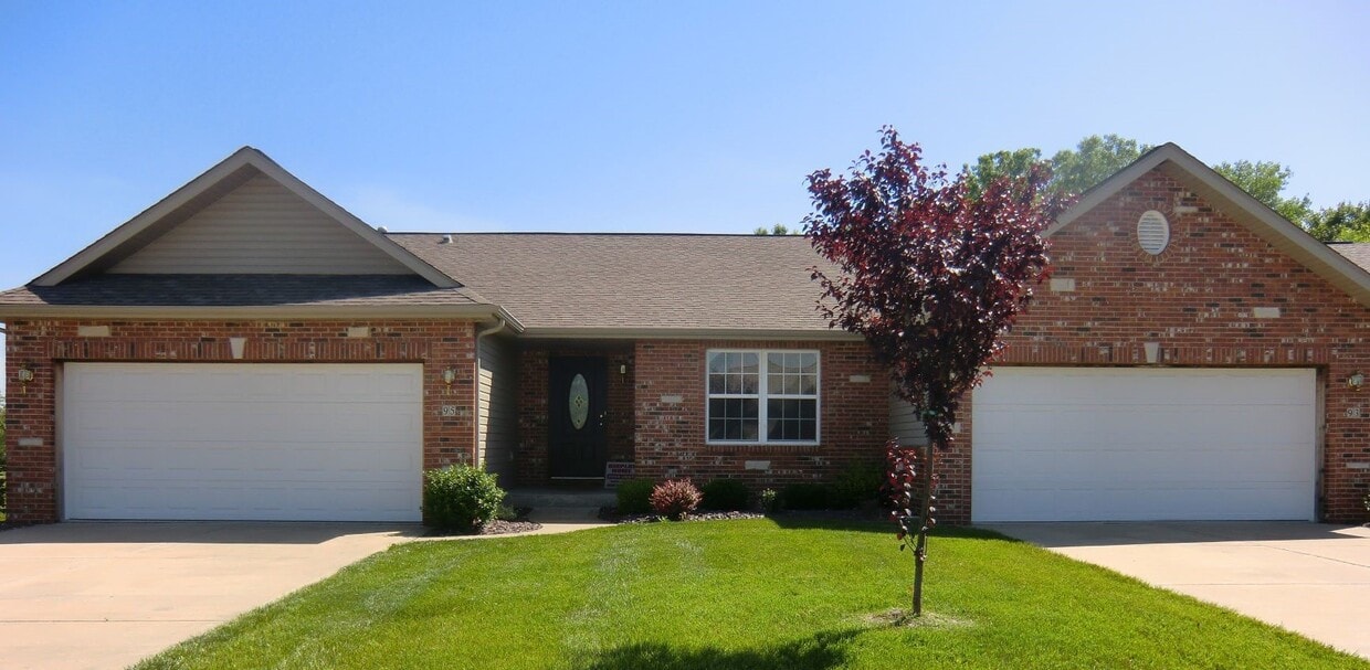 Photo - 105 Remington Ct (Fairview Heights, IL)